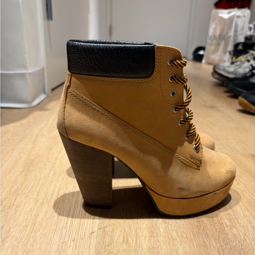 Steve Madden Tan and Black Heeled Boots